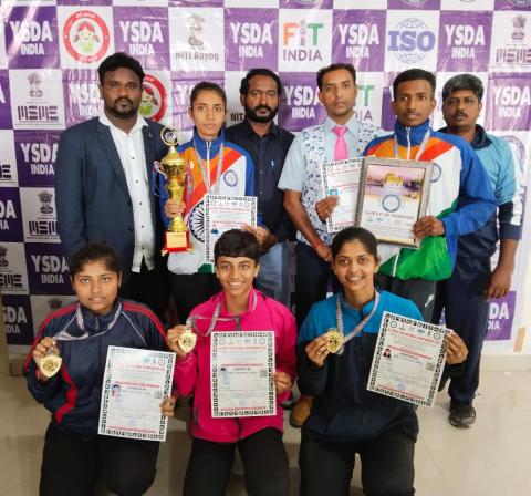 Kamala College Students has won Maharashtra  Athletics Championship Trophy    