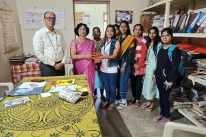 इन प्रतिनिधी ची कमला महाविद्यालयात भेट