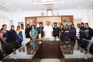 कमला कॉलेजचा विजेता संघ