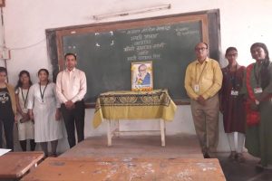 मराठी भाषा गौरव दिनानिमित्त मराठी विभागामार्फत कुसुमाग्रज तथा वि.वा.शिरवाडकर यांच्या प्रतिमेचे पूजन 27th Feb 2024